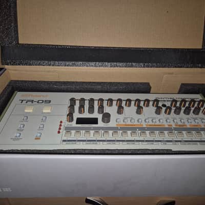 Roland TR-09 Rhythm Composer 2017 - Present - White image 3