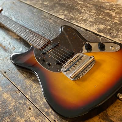Fender 1969 Reissue Mustang Three Tone Sunburst MIJ Japan 2010 w/ Hardcase image 5