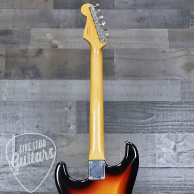 Fender Dealer Exclusive Vintera  Road Worn  '60s Stratocaster  3-Color Sunburst with Hardshell Case image 7