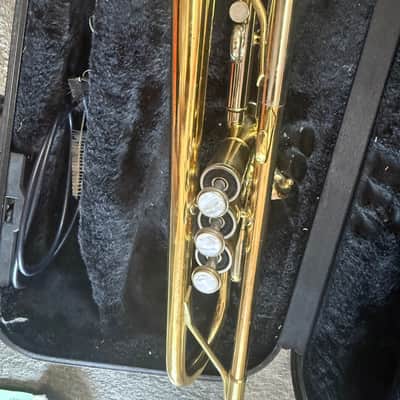 Trumpet with case and mouthpiece image 4