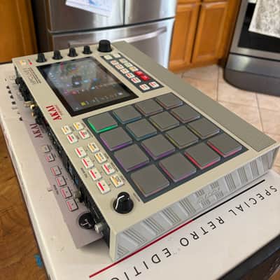 Akai MPC Live II Standalone Sampler / Sequencer Retro Edition 2020 - Present - Grey - OPEN BOX image 11
