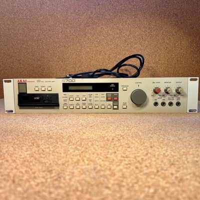 Akai S700 MIDI Digital Sampler – 1987 – Serviced – Warranty