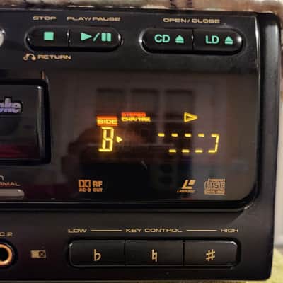 Pioneer Pioneer CLD-3760KV dual-side auto-reverse LaserDisc and Karaoke player 1998 - Black image 3