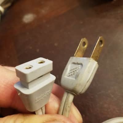 One (1) GE etc. Electric Disconnect Plug Power Cord Cable Non-polarized C-clip TV cheater Rectangle 1955 image 1