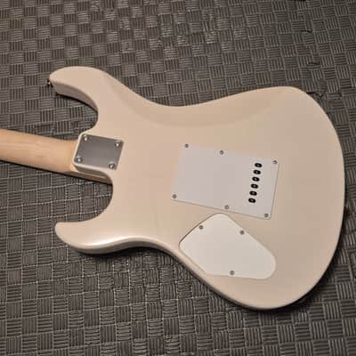 Yamaha Pacifica PAC112VM - Sonic Pink image 4