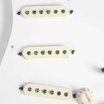 2001 Vintage Fender Stratocaster '57 1957 AVRI American Reissue Loaded PICKGUARD USA Strat image 4