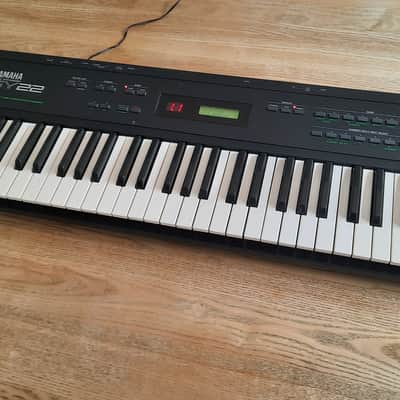 Yamaha SY22 Dynamic Vector Synthesizer 1990 - Black