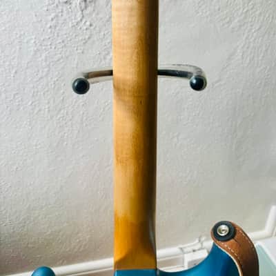 Fender Vintera II Road Worn '60s Stratocaster 2024 - 2026 - Lake Placid Blue image 9