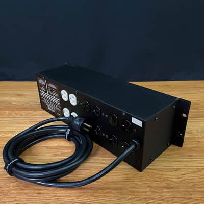 Tripp Lite LCR-2400 Power Conditioner and AC Line Regulator image 4