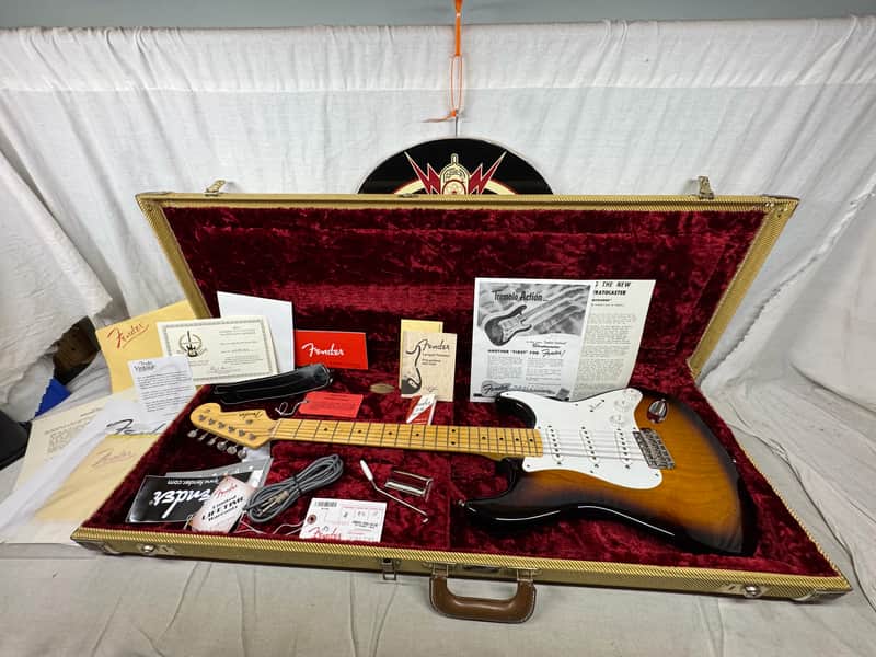 Fender Special Edition 60th Anniversary 1954 '54 American Vintage Stratocaster Guitar with COA + Case 2014 - 2-Color Sunburst / Maple neck