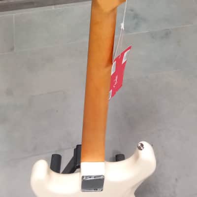 FENDER Vintera’60s Modified Stratocaster PF Olympic White Chitarra Elettrica image 3