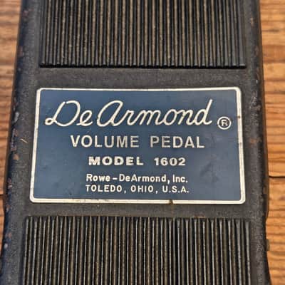 DeArmond Guitar Pedals and Effects | Reverb