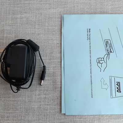 Akai MPC500 - with box and power supply image 7