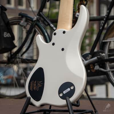 Dingwall NG3 Nolly 6-String Bass Guitar – Ducati White image 6