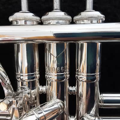 Bach Stradivarius Bb Trumpet 1975-1976 - Silver image 6
