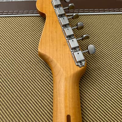 Fender 70th Anniversary American Vintage II '54 Stratocaster 2024 - 2-Color Sunburst image 8