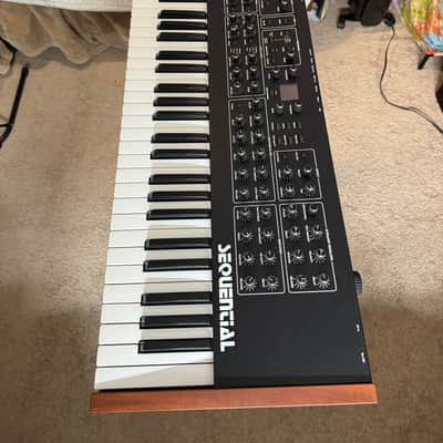 Dave Smith Instruments Prophet Rev2 61-Key 16-Voice Polyphonic Synthesizer 2017 - 2018 - Black with Wood Sides image 2