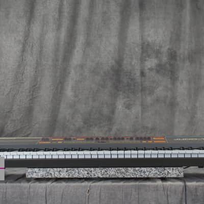 Roland JUNO-106 Programmable Polyphonic Synthesizer in Good condition image 2