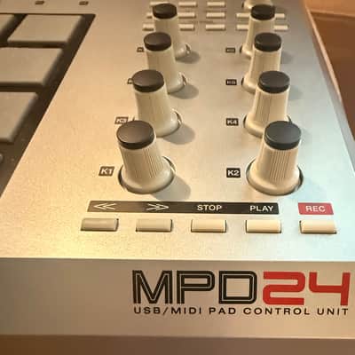 Akai MPD24 MIDI Controller  2010s - Silver image 5