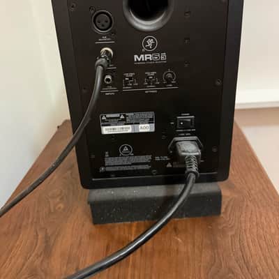 Mackie MR mk3 5-Inch Studio Monitors + Alctron Isolation Pad image 4