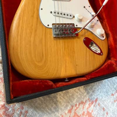 Fender Stratocaster with 3-Bolt Neck, Maple Fretboard 1975 - Natural image 1