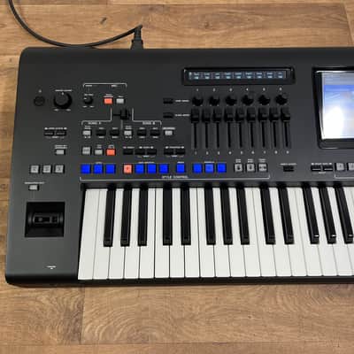 Yamaha Genos 1 Arranger Workstation Keyboard; Serial No: BEBM01035 | Second Hand image 2
