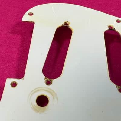 GVT Master-Aged 1954–1957 for Stratocaster® Pickguard – Vintage Eggshell ABS / Aged image 6