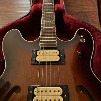 Guild Starfire IV SF 4D 1981 USA vintage with factory DiMarzio pickups OG plush hardshell case image 16