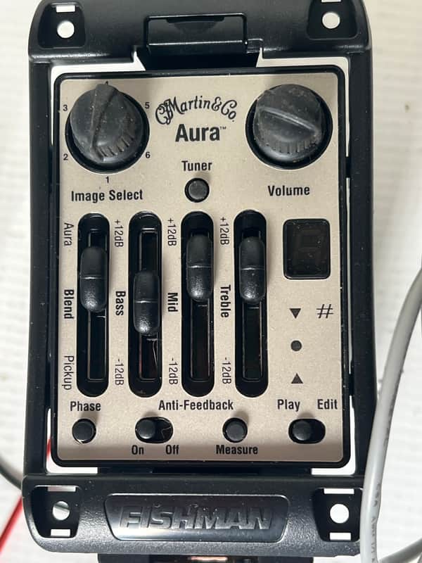Martin Fishman Onboard Aura preamp & Pickup - New image 1