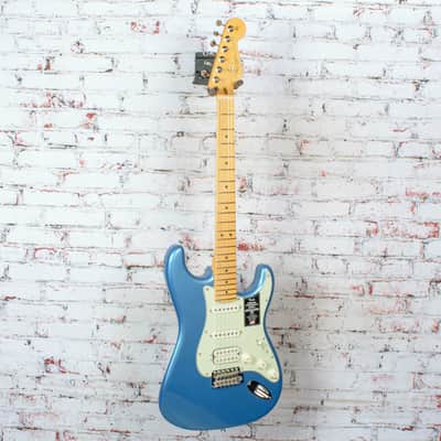 Fender - American Professional Classic Stratocaster - Electric Guitar - HSS - Maple Fingerboard - Faded Lake Placid Blue - w/ Deluxe Gigbag image 4