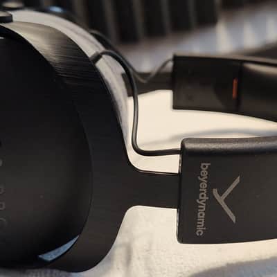 Beyerdynamic DT 700 Pro X Closed-back Studio Mixing Headphones image 6