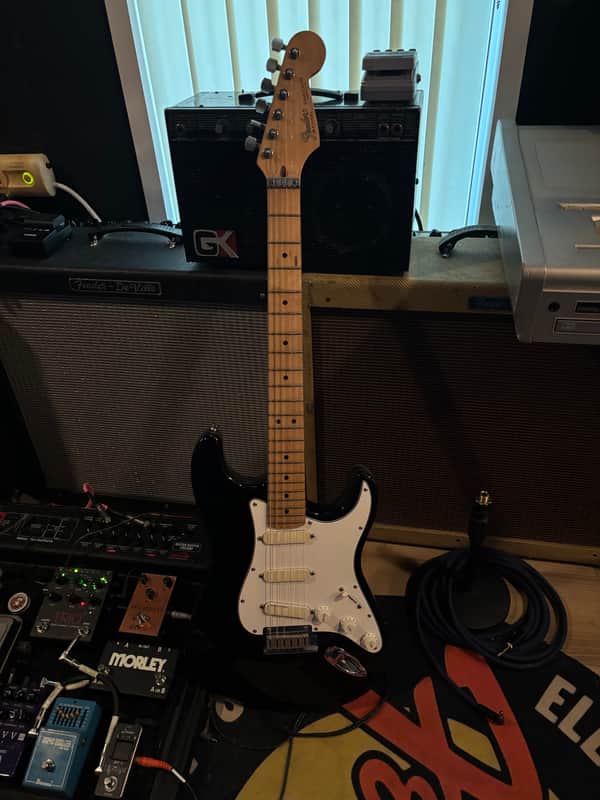 Fender Strat plus Deluxe 1988 - Black image 1