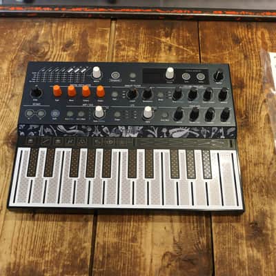 Arturia MicroFreak 25-Key Algorithmic Synthesizer 2019 - Present - Black