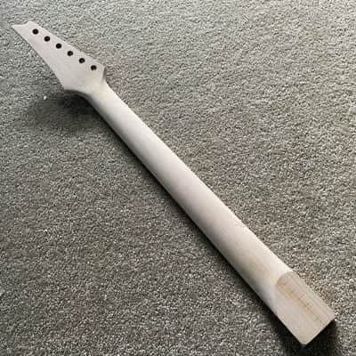 Black Maple Guitar Neck with Rosewood 24 Frets Fingerboard image 4