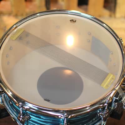 DW Performance Turquoise Oyster Snare Drum - 5.5x14 image 4