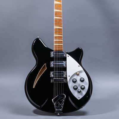 Rickenbacker 370 1968, Jetglo image 3