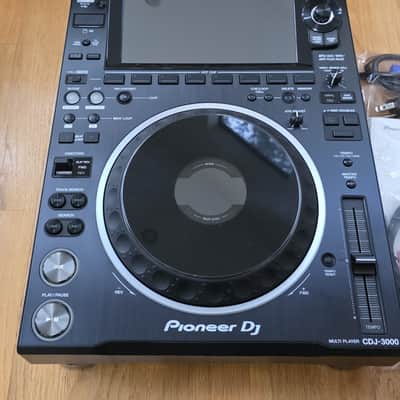 2 Pioneer CDJ 3000s - Mint image 3