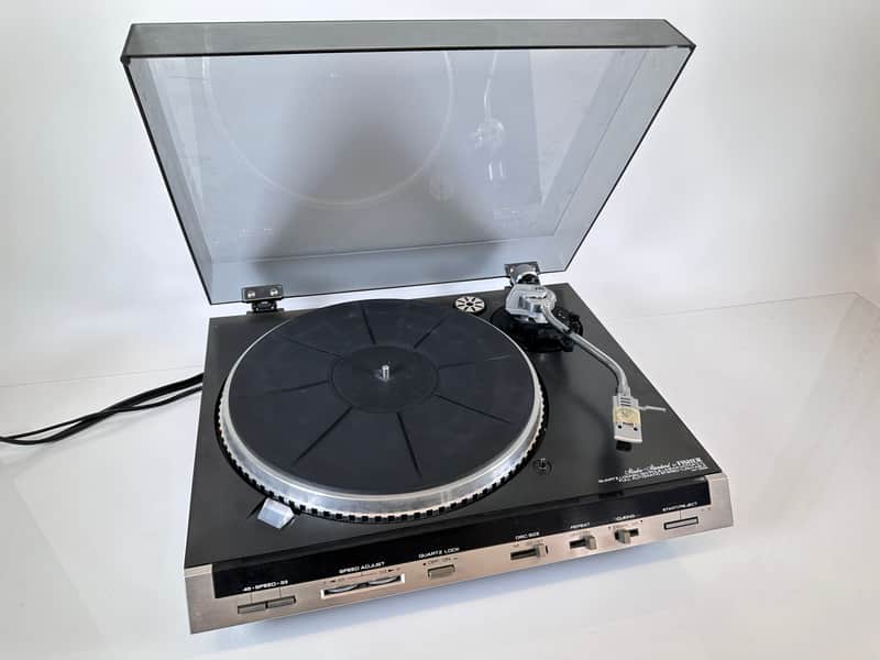Fisher MT-6355 Quartz Locked Direct Drive Turntable image 1