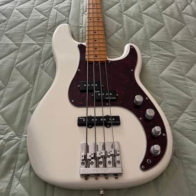 Fender American Ultra Bass 2022? - Arctic Pearl