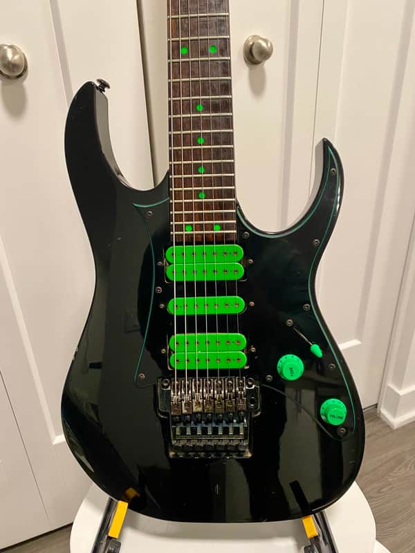 Ibanez UV7-BK Steve Vai Signature Universe 1990 - 1996 - Black image 1