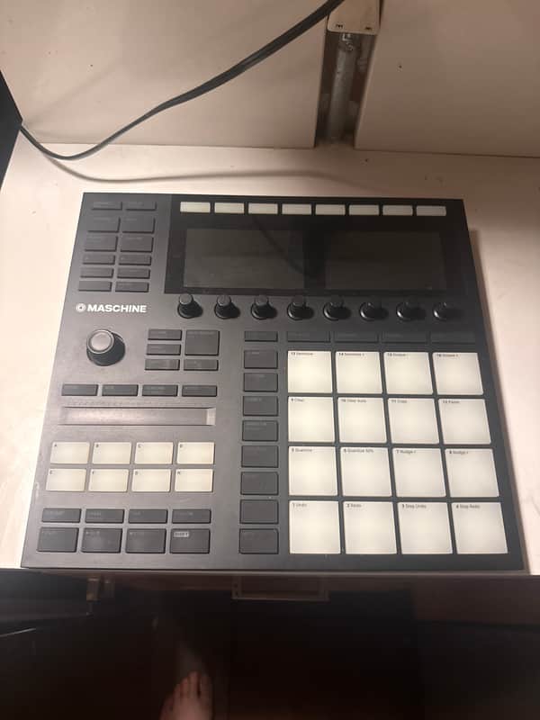 Native Instruments Maschine MKIII 2010s - Black image 1