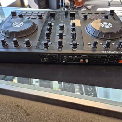 Native Instruments Traktor Kontrol S2 MK1 2- Channel DJ Controller image 4
