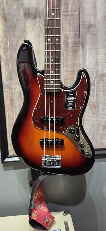 Fender American Professional II Jazz Bass with Maple Fretboard 2020 - Present - 3-Color Sunburst image 1