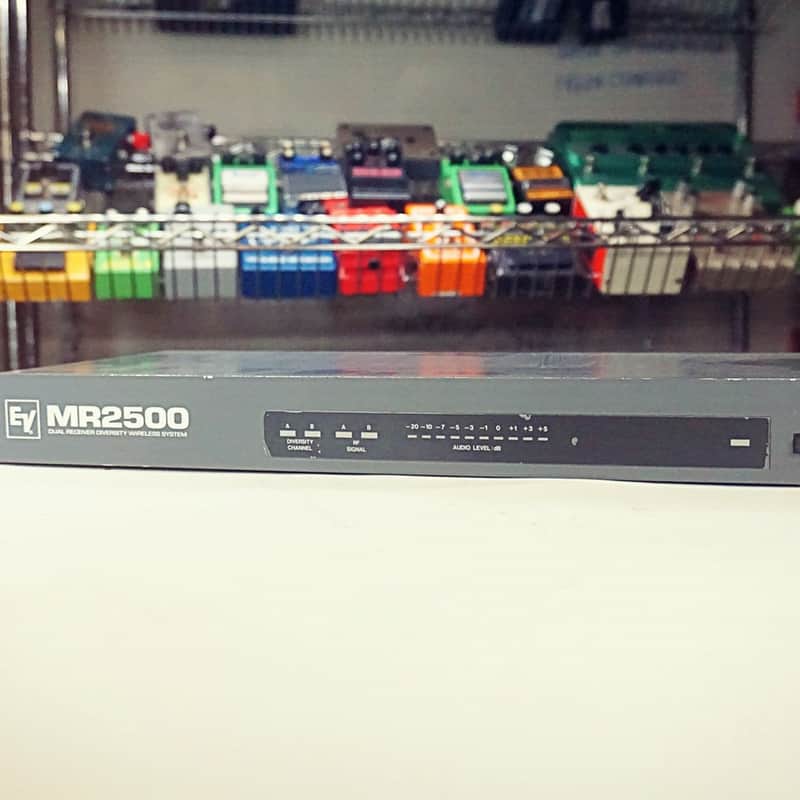 2000s Electro-Voice MR2500 Black