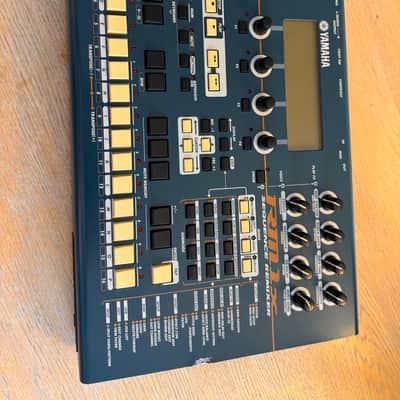 Yamaha RM1x Sequence Remixer 2000s - Blue