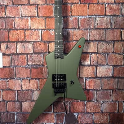 EVH LIMITED EDITION STAR in Matte Army w/ gig bag image 7