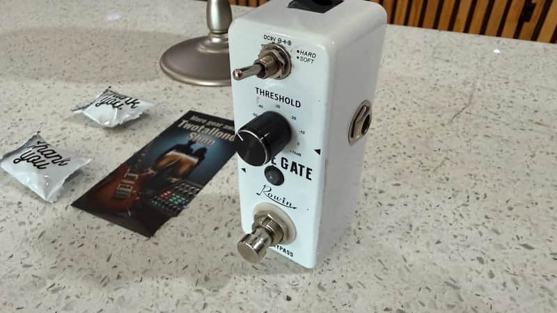 Rowin LEF-319 Noise Gate Guitar Effects Pedal – White – True Bypass image 1
