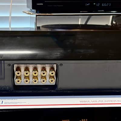 Immagine Definitive Technology Mythos SSA-50 Solo Surround Array 5-Channel Speaker w/ Bracket; Tested - 7