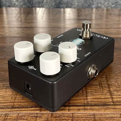 Electro-Harmonix EHX Oceans 11 Reverb Guitar Effect Pedal image 4