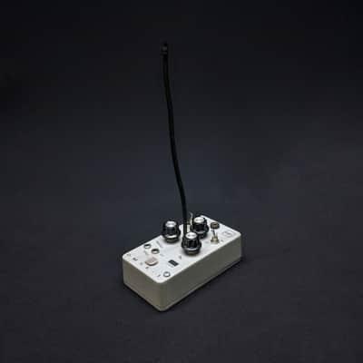 OMSK-1 – Light-Controlled Optical Drone Synth image 7